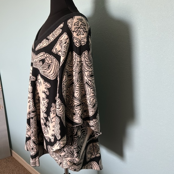 Pretty poncho - Picture 5 of 5